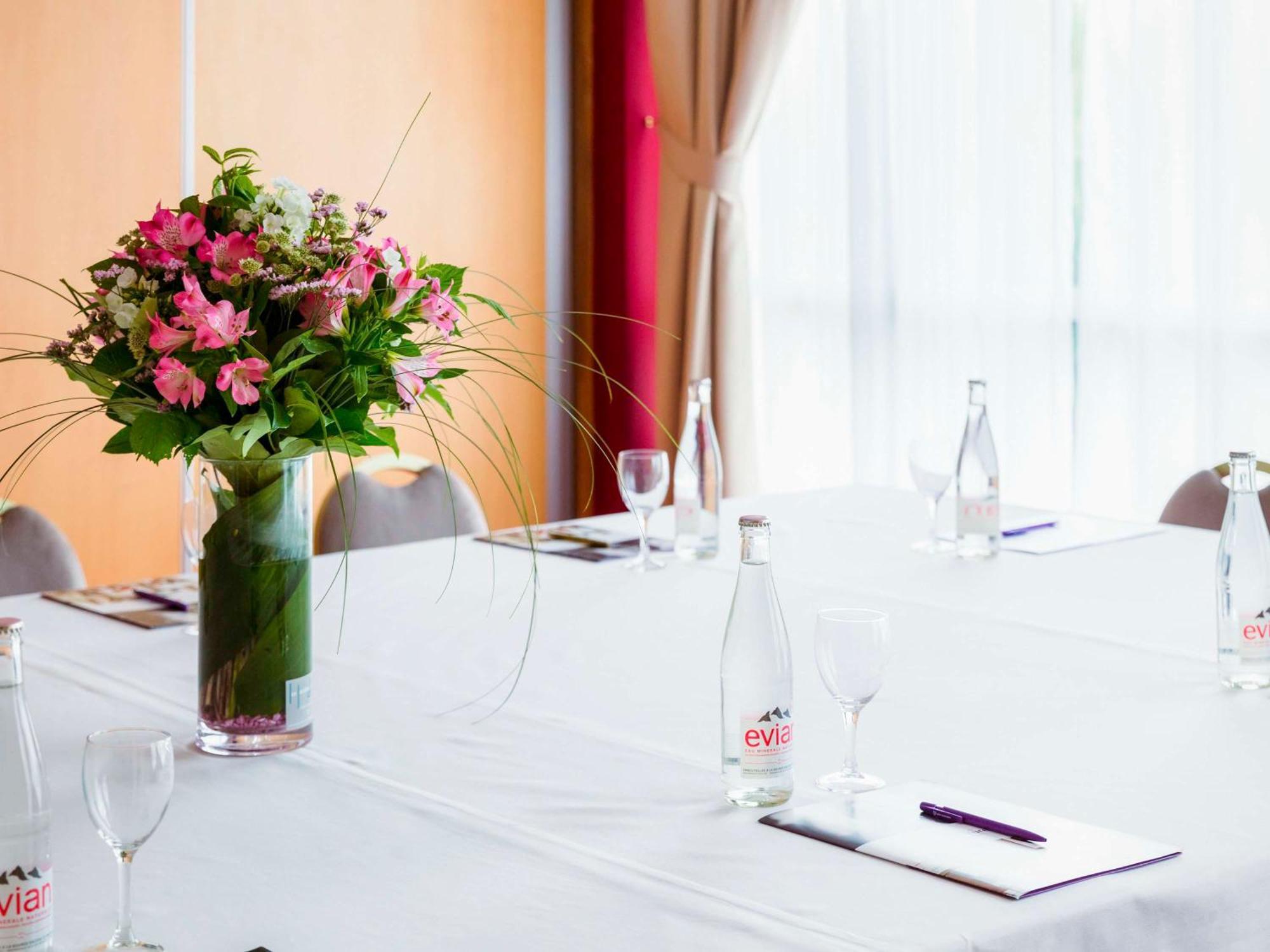 Mercure Nevers Pont De Loire Kültér fotó