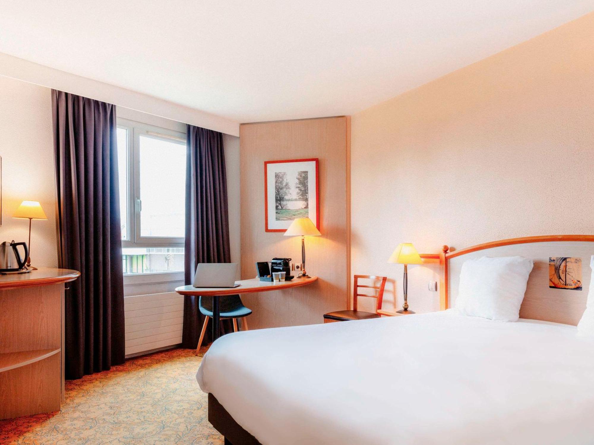 Mercure Nevers Pont De Loire Kültér fotó