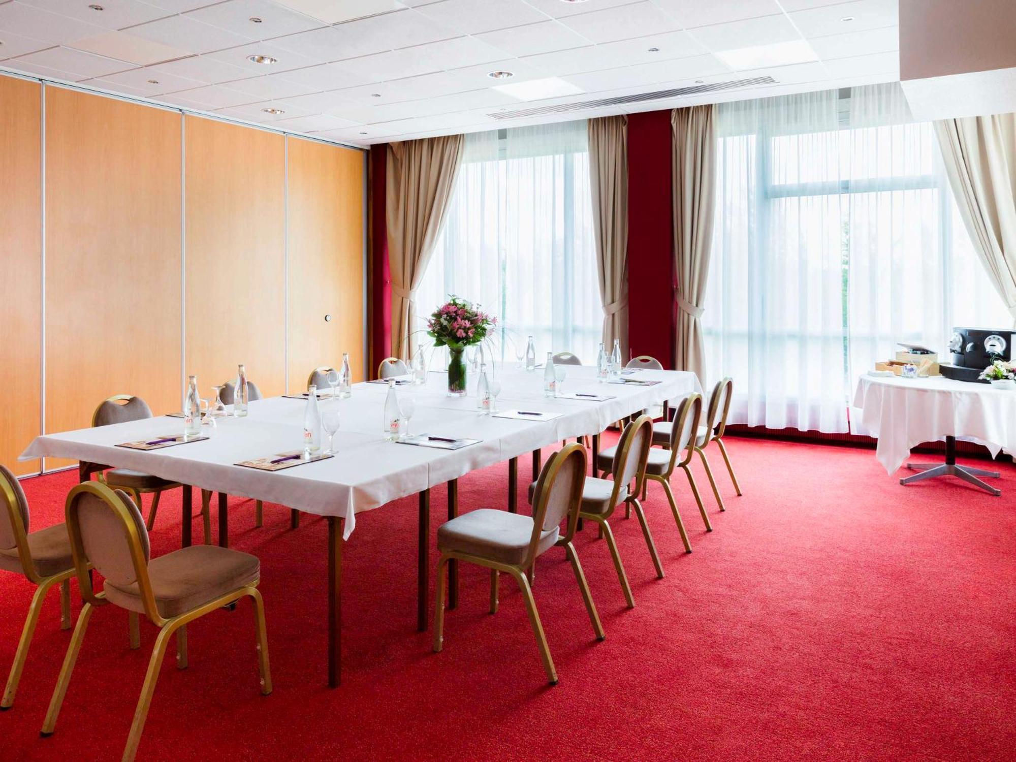 Mercure Nevers Pont De Loire Kültér fotó
