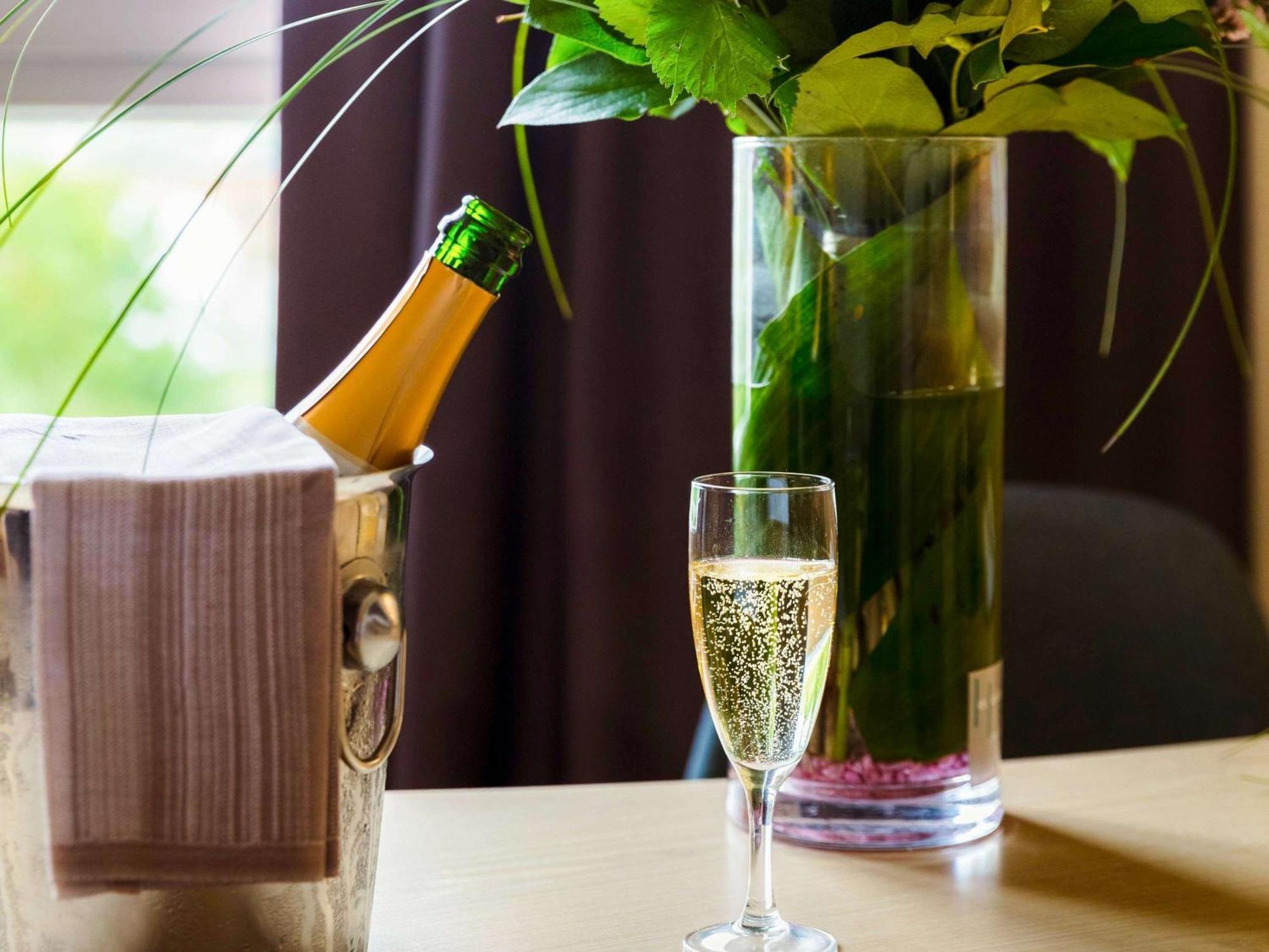 Mercure Nevers Pont De Loire Kültér fotó