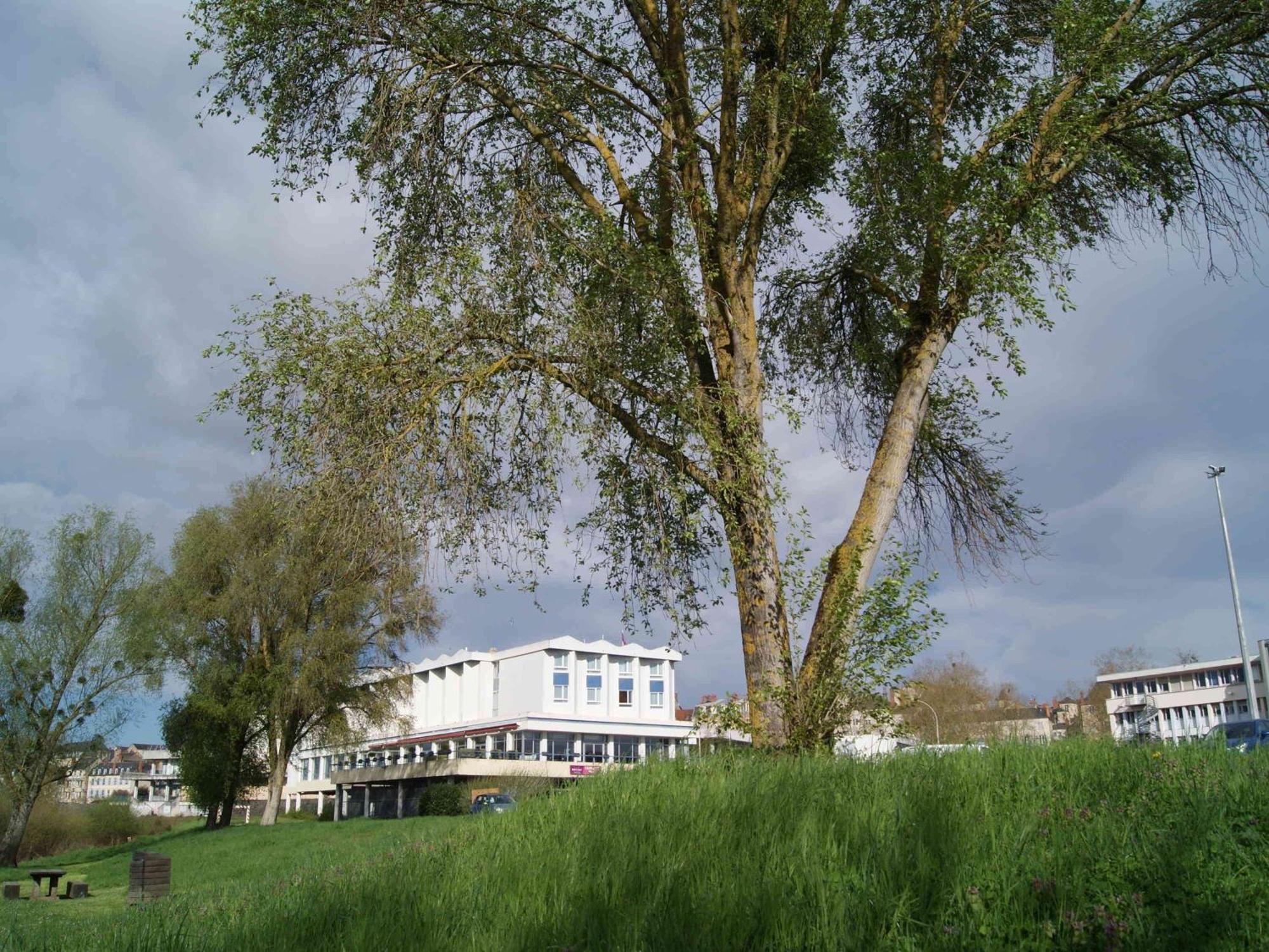 Mercure Nevers Pont De Loire Kültér fotó
